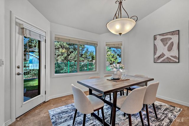 6029 N Taylor Creek, Boise, ID 83714