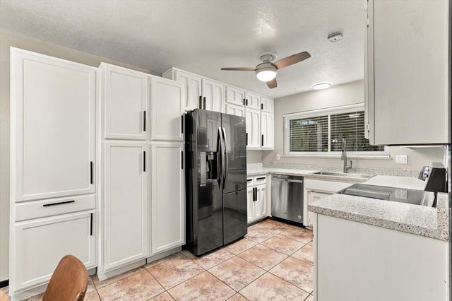 1333 Monte Largo Drive NE, Albuquerque, NM 87112