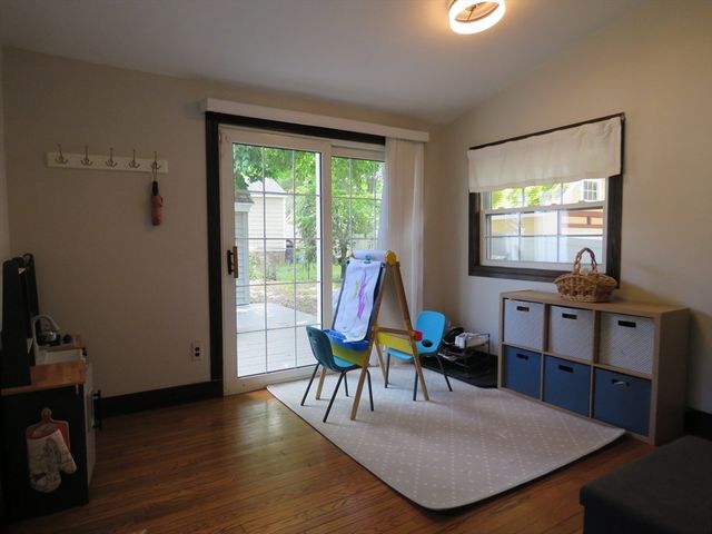 812 East St, Dedham, MA 02026
