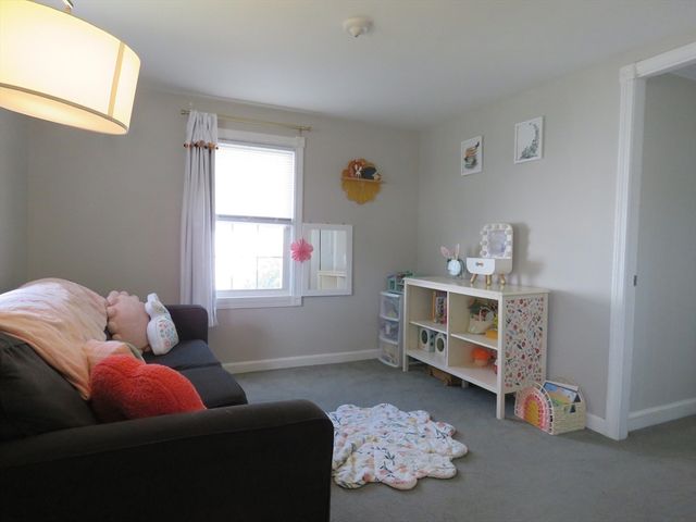 812 East St, Dedham, MA 02026