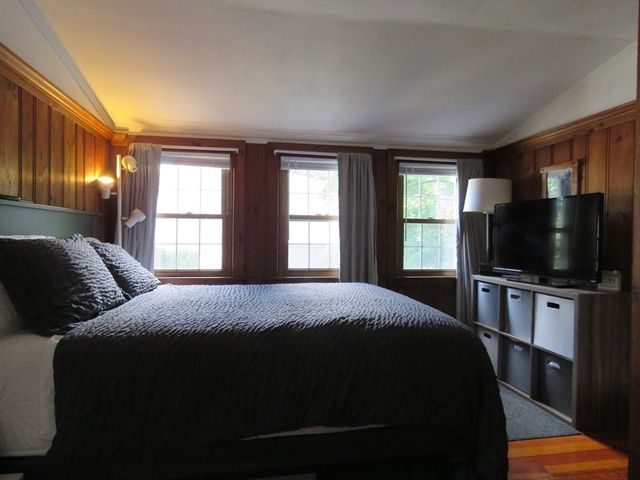 812 East St, Dedham, MA 02026