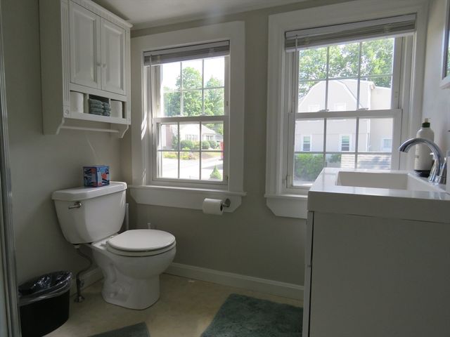 812 East St, Dedham, MA 02026