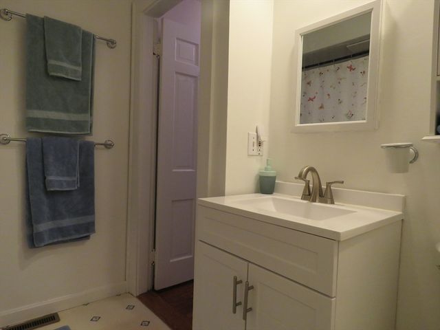 812 East St, Dedham, MA 02026
