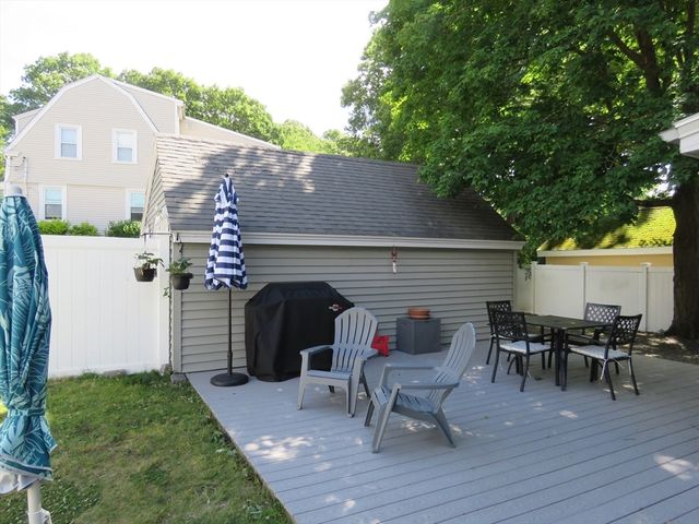 812 East St, Dedham, MA 02026