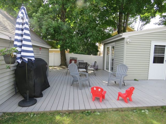812 East St, Dedham, MA 02026
