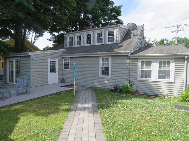 812 East St, Dedham, MA 02026