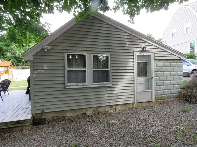 812 East St, Dedham, MA 02026