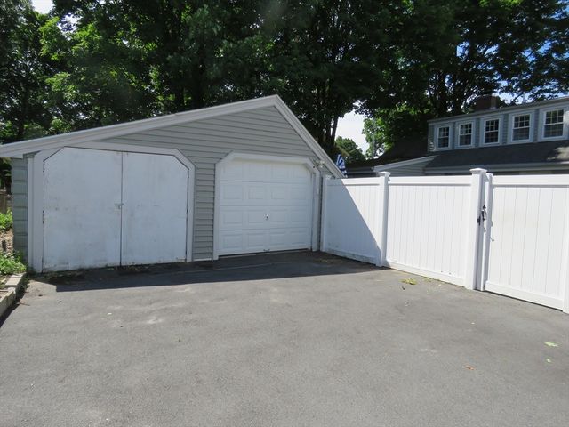 812 East St, Dedham, MA 02026