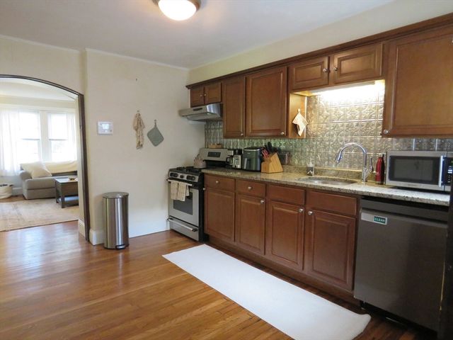 812 East St, Dedham, MA 02026