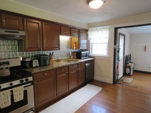 812 East St, Dedham, MA 02026