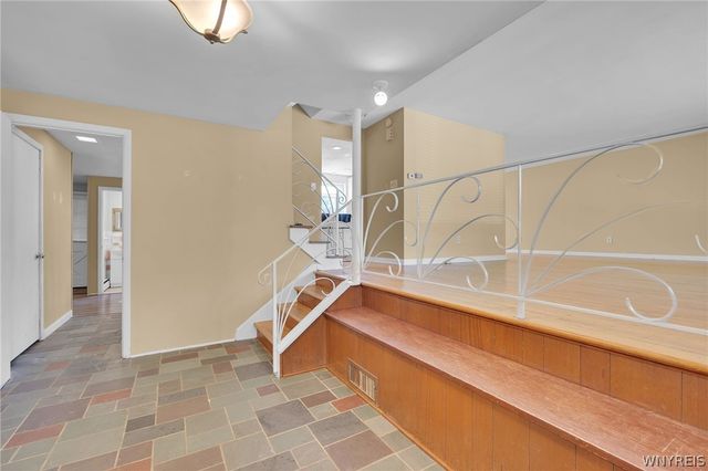 129 Ponderosa Drive, Amherst, NY 14221