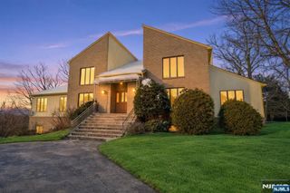 32 Sylvan Drive, Montville Township, NJ 07058