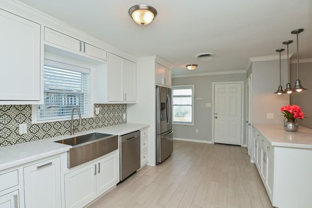 9822 Larston Street, Houston, TX 77055