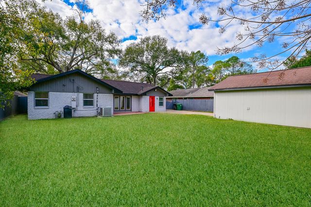 9822 Larston Street, Houston, TX 77055