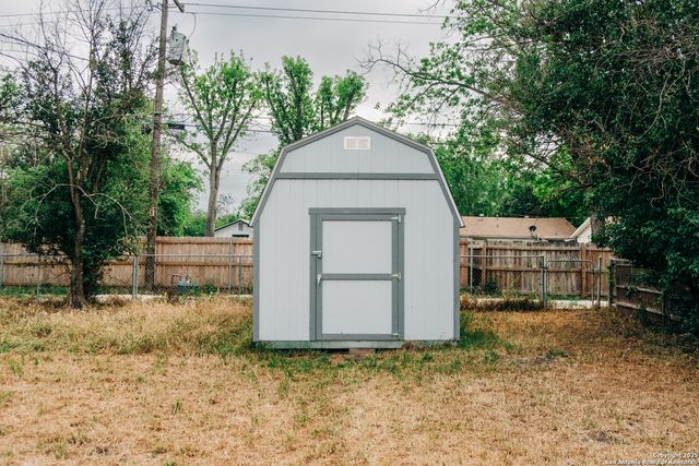 607 Leland, Kerrville, TX 78028