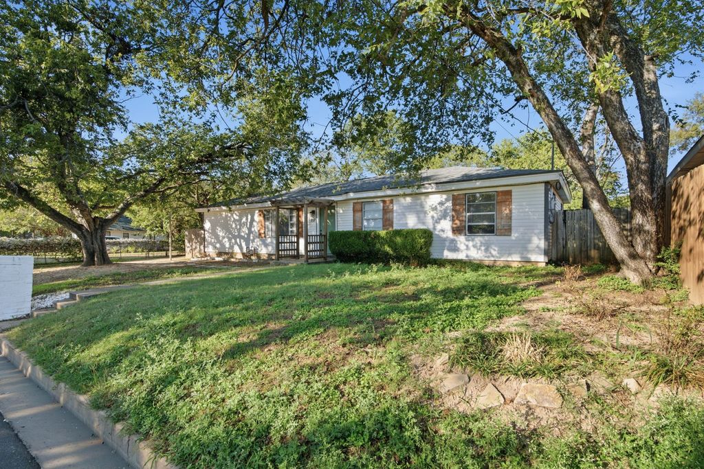 707 N Walnut Street, Weatherford, TX 76086 — exterior