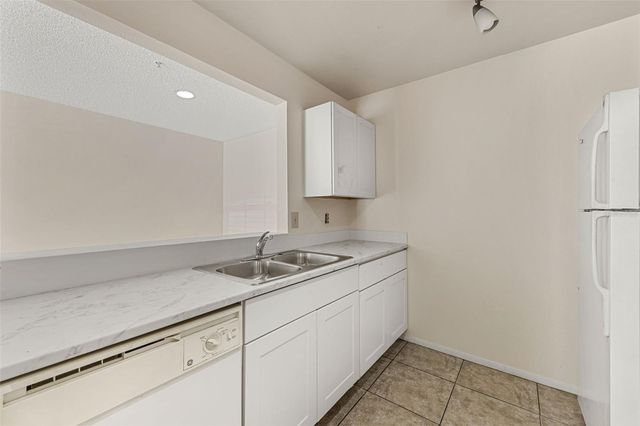 2035 DIXIE BELLE DRIVE 2035M, Orlando, FL 32812