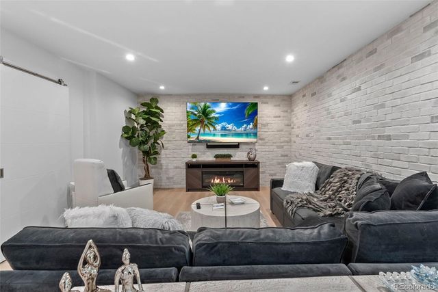 5870 S Bemis Street, Littleton, CO 80120