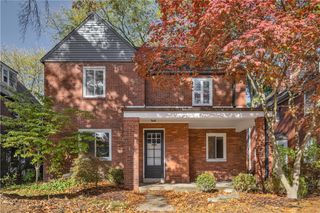 130 Yorkshire Dr, Point Breeze, PA 15208