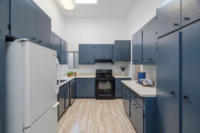 501 W Fox Court, Redwood City, CA 94061