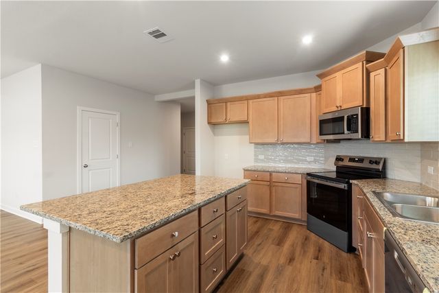 5522 Harriet Street, Bryan, TX 77807