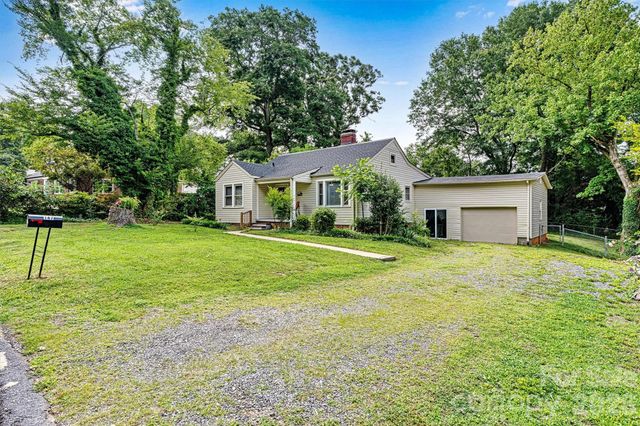 147 13th Avenue NW, Hickory, NC 28601