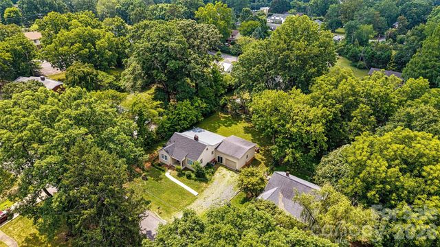 147 13th Avenue NW, Hickory, NC 28601