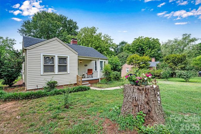 147 13th Avenue NW, Hickory, NC 28601