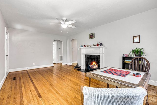 147 13th Avenue NW, Hickory, NC 28601