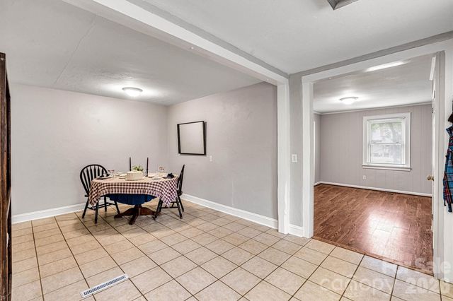 147 13th Avenue NW, Hickory, NC 28601