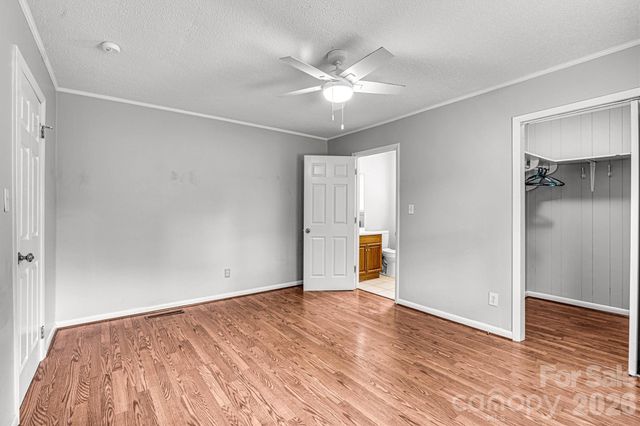 147 13th Avenue NW, Hickory, NC 28601