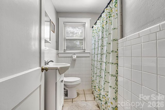 147 13th Avenue NW, Hickory, NC 28601