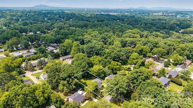 147 13th Avenue NW, Hickory, NC 28601