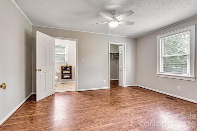 147 13th Avenue NW, Hickory, NC 28601