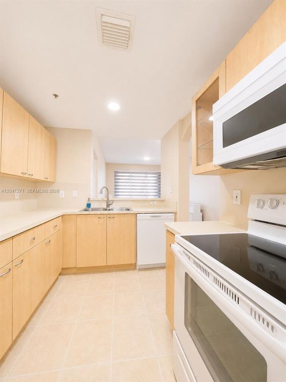 6670 NW 114th Avenue 603, Doral, FL 33178