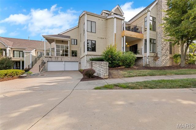 1610 Lake Knoll Drive 1N, Lake St Louis, MO 63367