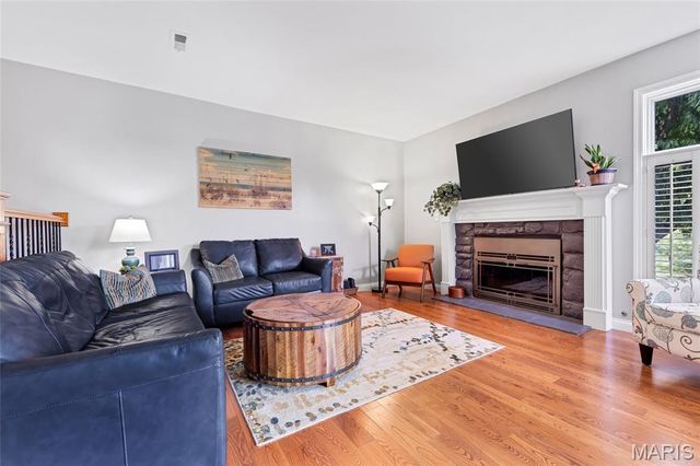 1610 Lake Knoll Drive 1N, Lake St Louis, MO 63367