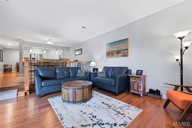 1610 Lake Knoll Drive 1N, Lake St Louis, MO 63367