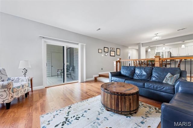 1610 Lake Knoll Drive 1N, Lake St Louis, MO 63367