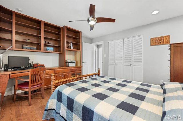 1610 Lake Knoll Drive 1N, Lake St Louis, MO 63367