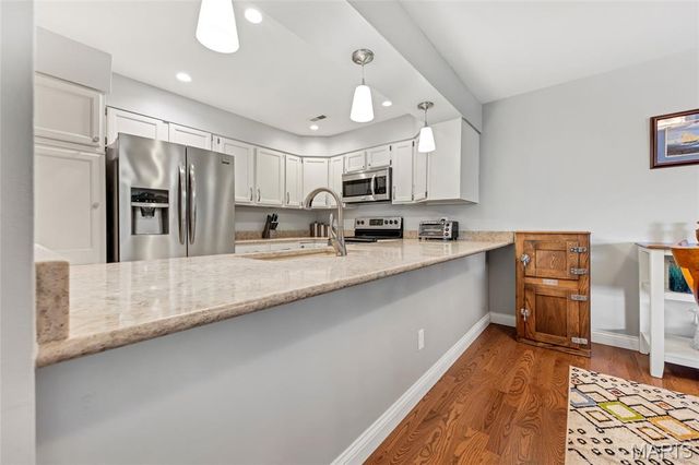 1610 Lake Knoll Drive 1N, Lake St Louis, MO 63367