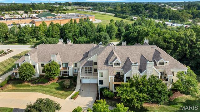 1610 Lake Knoll Drive 1N, Lake St Louis, MO 63367
