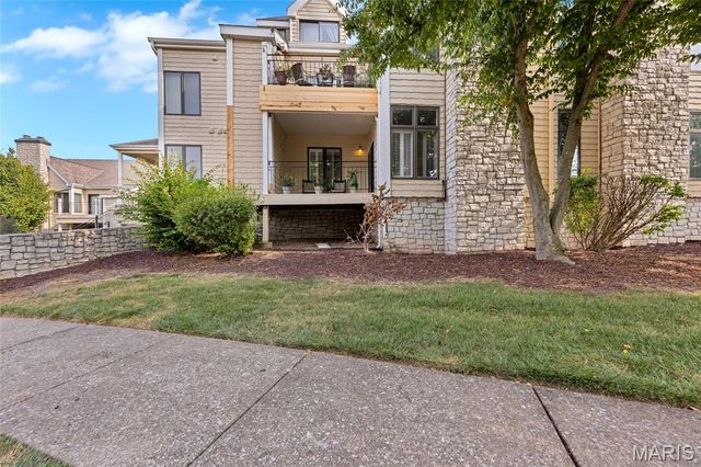 1610 Lake Knoll Drive 1N, Lake St Louis, MO 63367