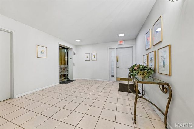 1610 Lake Knoll Drive 1N, Lake St Louis, MO 63367