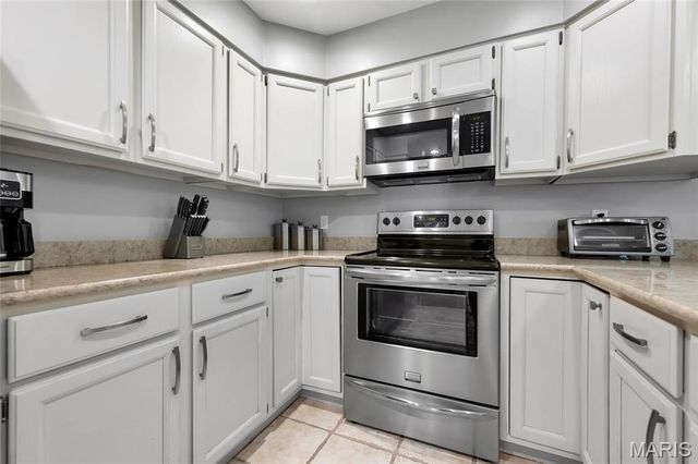 1610 Lake Knoll Drive 1N, Lake St Louis, MO 63367
