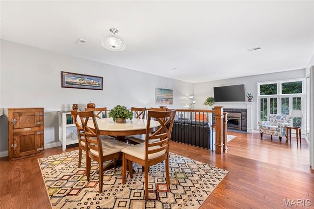 1610 Lake Knoll Drive 1N, Lake St Louis, MO 63367