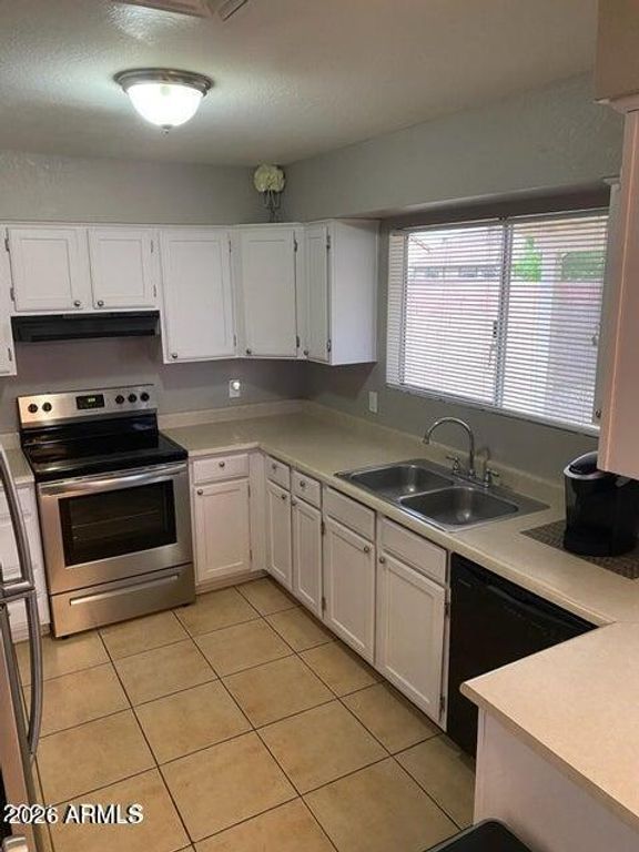 8415 W CORRINE Drive 8415 W Cor, Peoria, AZ 85381 — photo 5