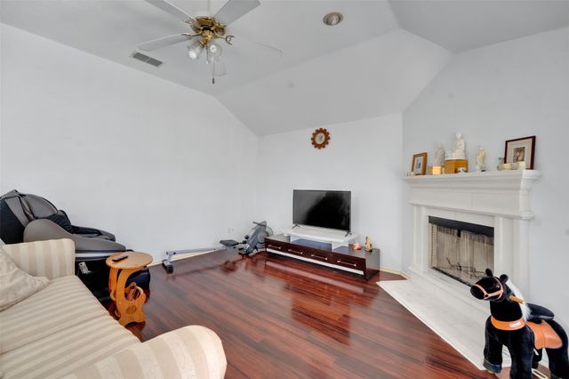 700 N Emma Drive, Arlington, TX 76002