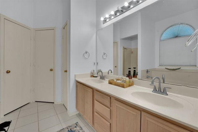 700 N Emma Drive, Arlington, TX 76002