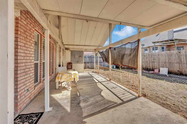 700 N Emma Drive, Arlington, TX 76002